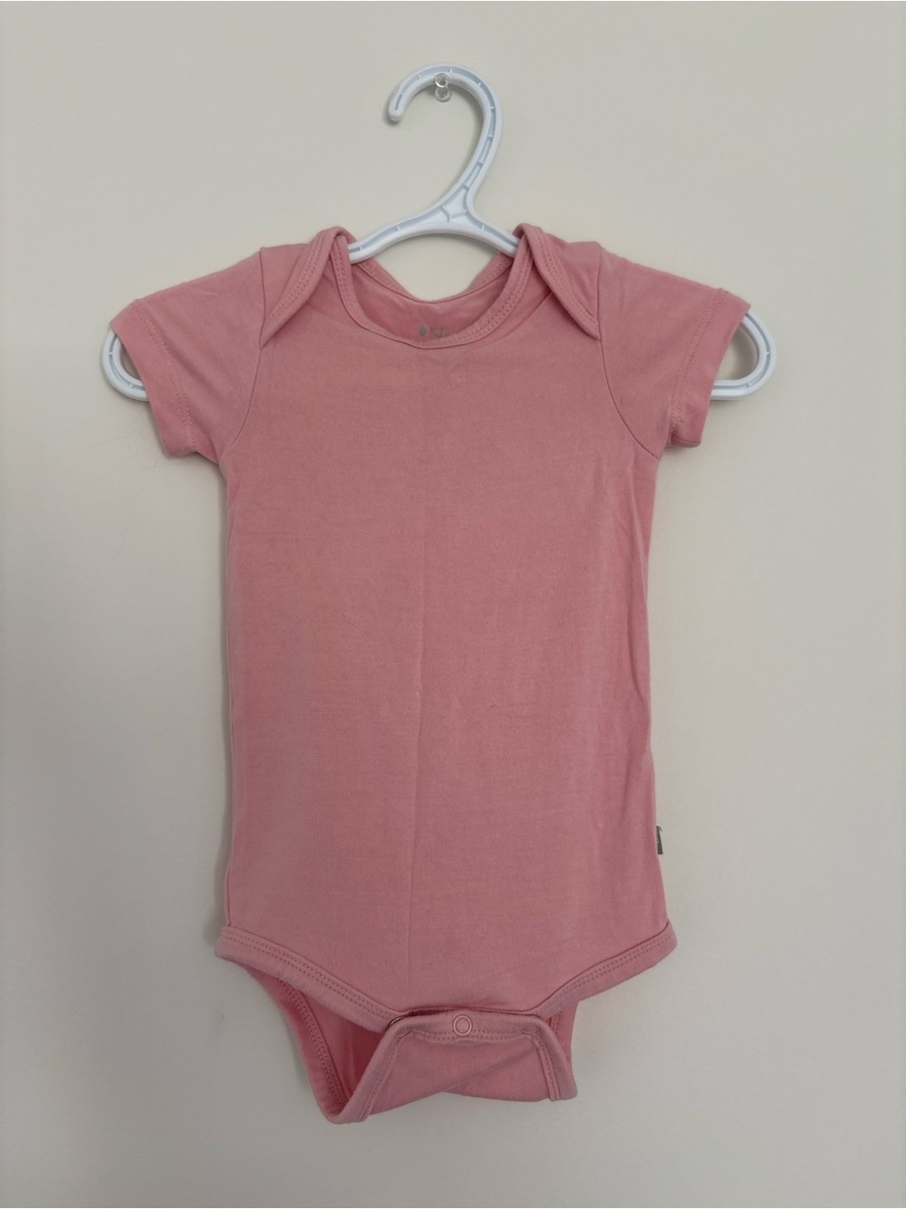 Kyte Baby Short Sleeve Bodysuit in Crepe